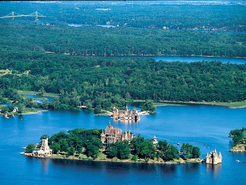 Thousand islands One-Day Tour (From Toronto)